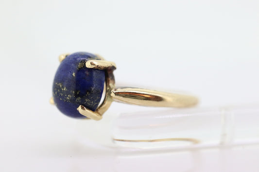 14k Blue Lapis Lazuli  Ring. Vintage 14k Yellow Gold Lapis Prong Set. Large Lapis Egg Very unique. St(74)