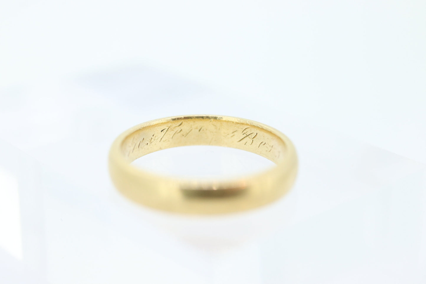 JR Wood 18k Yellow Gold band. Antique Early 1900s 18k Yellow Gold Jr Wood (Art Carved) Wedding Band.