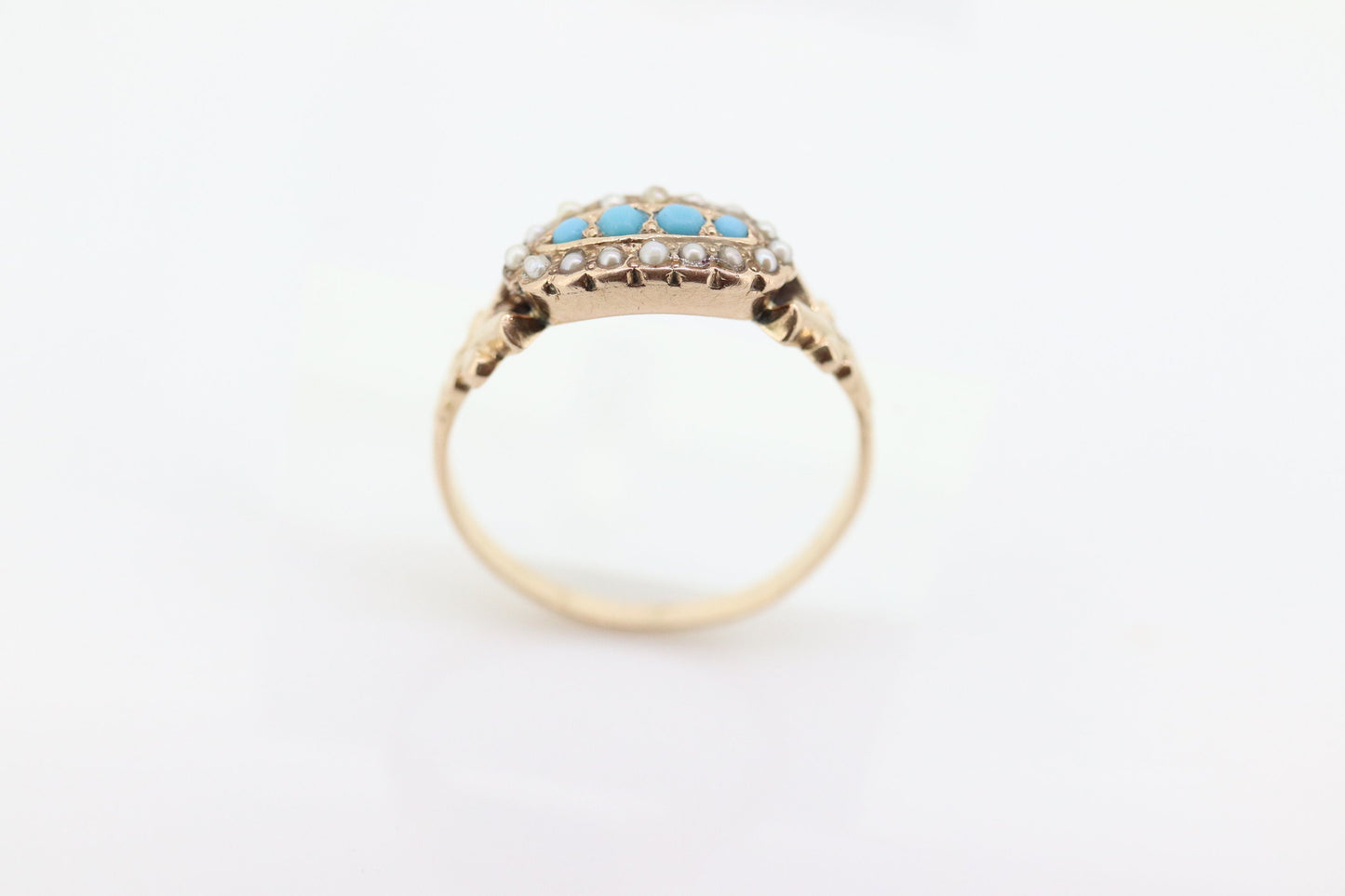 Victorian 10k Turquoise Cabochon and Pearl Seed Ring. 10k Victorian ornate flower embossed bezel ring. st(49)