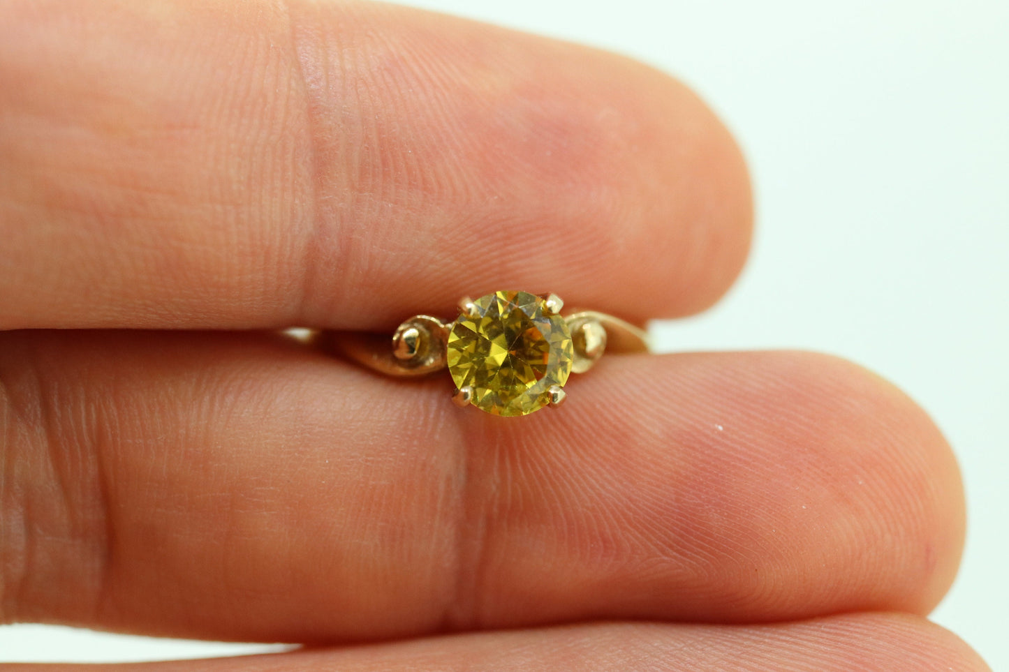 10k Round Sapphire YELLOW Sapphire ring. YELLOW SAPPHIRE solitaire ring. st(97/75)