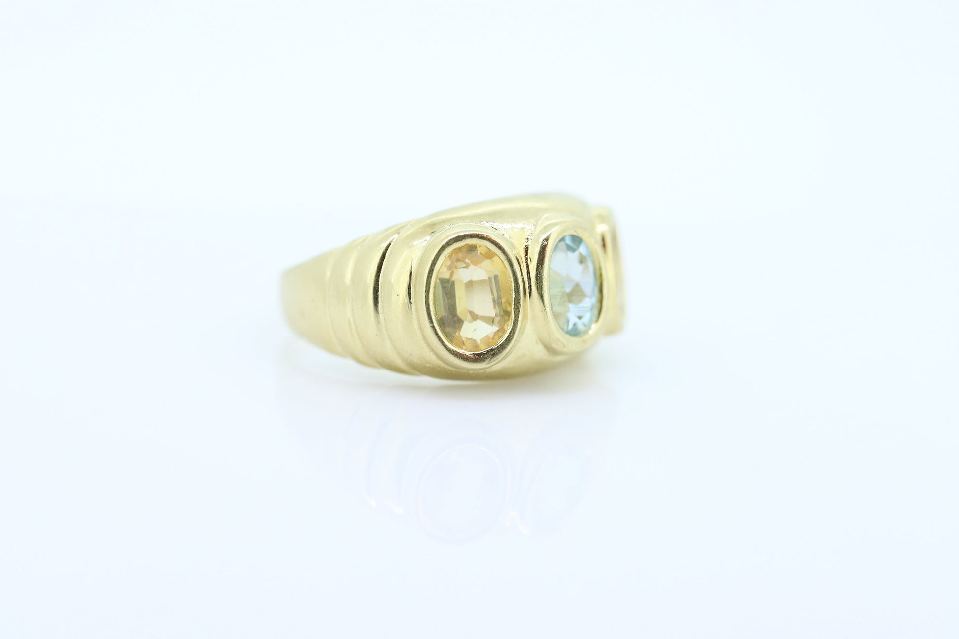 Multi-Color Gem Ring. 14k Yellow Gold ring. Bubble Garnet Citrine Topaz. Bezel set gems. st(99/11)