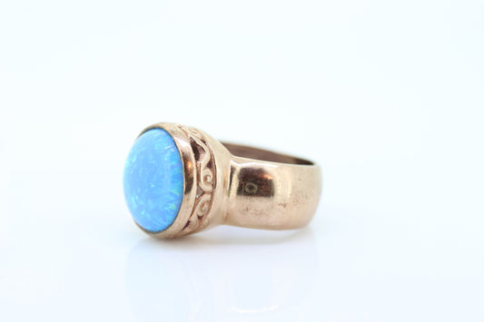 10k Large OPAL ring. 10k Rose Gold cabochon opal bezel set. Round Opal cabochon. st(109/11)