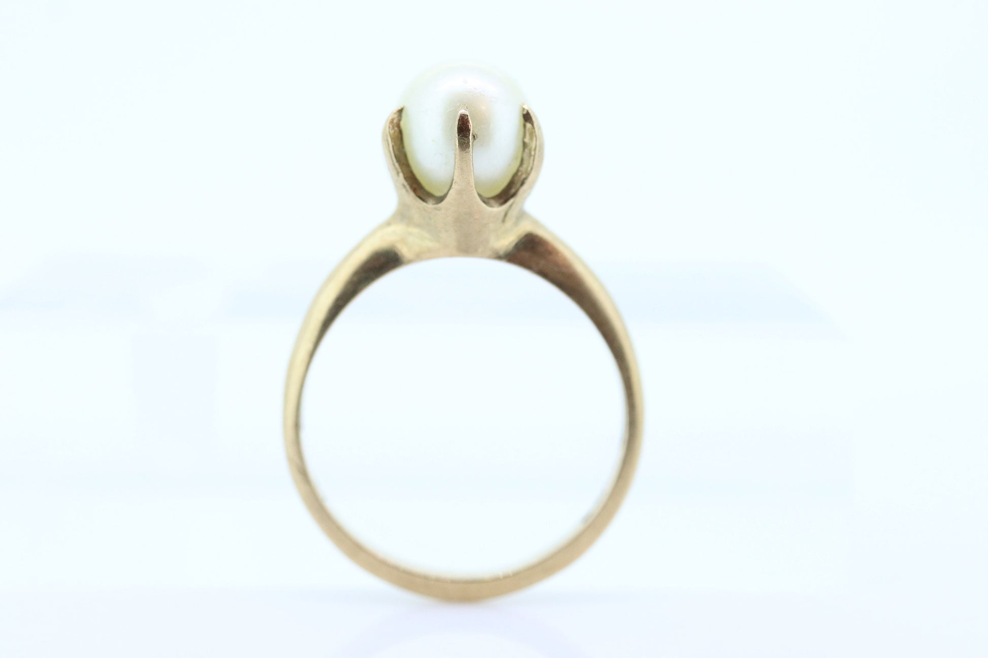 Victorian Pearl Claw Set ring. 10k Yellow Gold victorian solitaire ring. st(60/55)