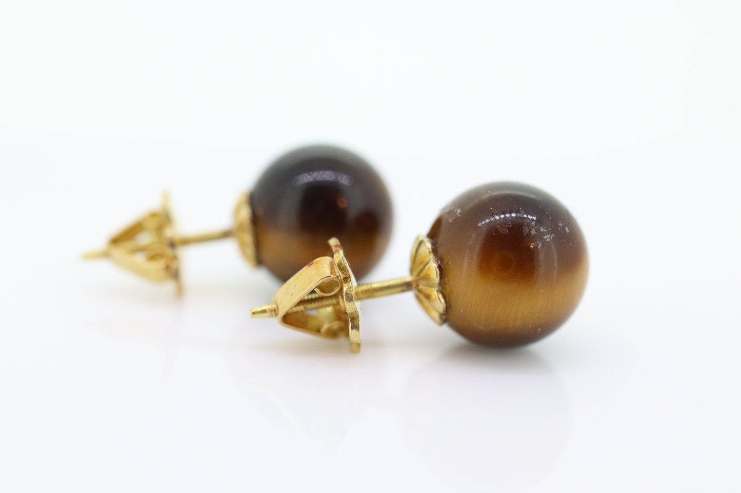 18k Natural Tigers Eye Ball stud earrings. 10mm Tiger's Eye Cat's Eye Sphere stud earring. Screw Backs st(40/11)