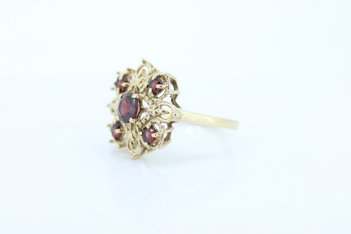 10k Garnet Flower Star Cluster ring. 10k Yellow Gold GARNET Cluster Open filigree starburst ring. st(98)