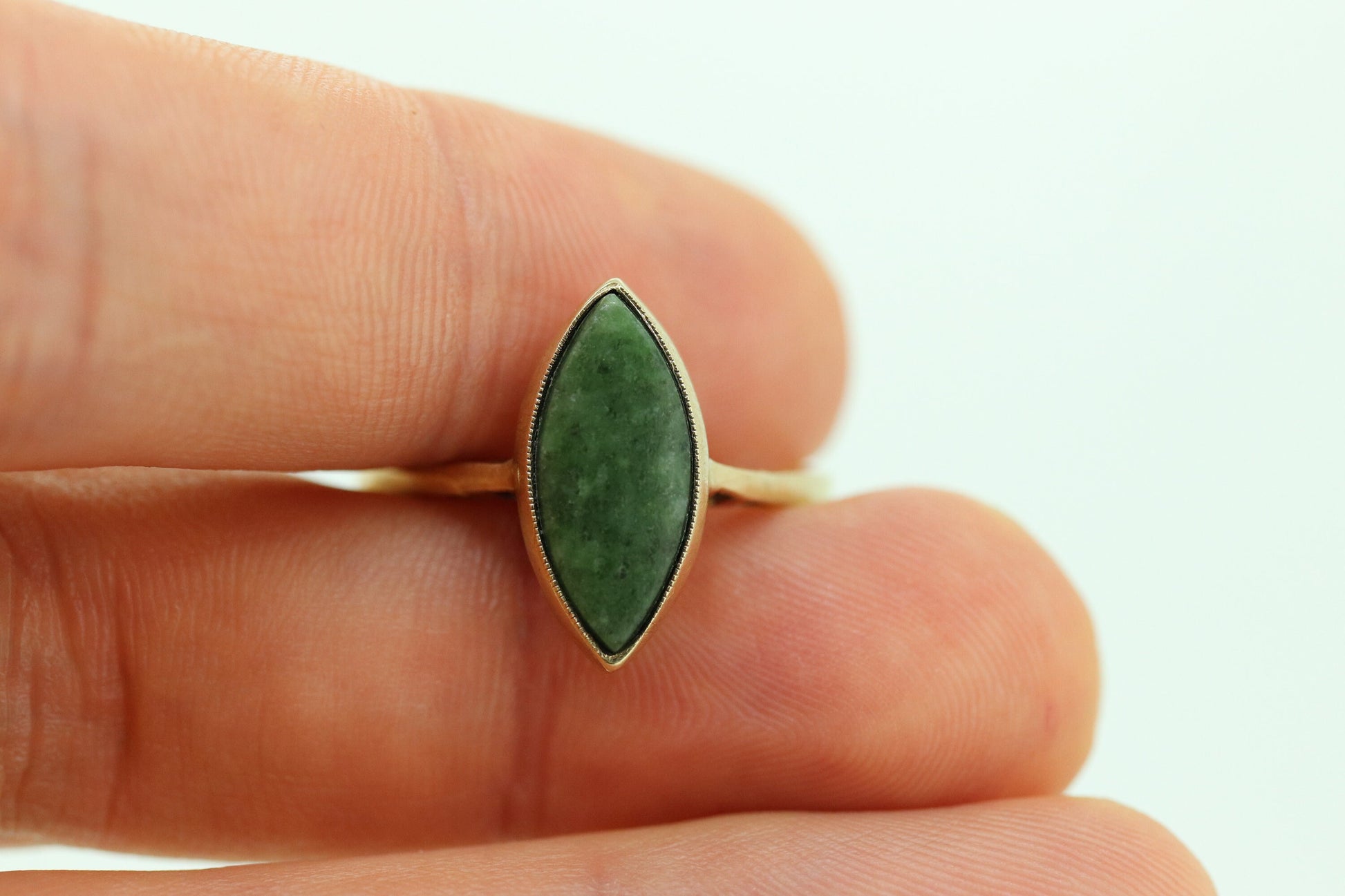 10k Green Agate Marquise Jade Jadeite ring. 10k Bezel Set marquise cabochon green jadeite ring. st(73)