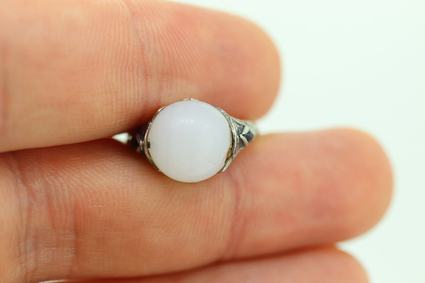 14k DELTAH MOONSTONE and Sapphire ring. White Gold Engraved with Sapphire and White Moonstone ORB sphere cabochon ring. st(30)
