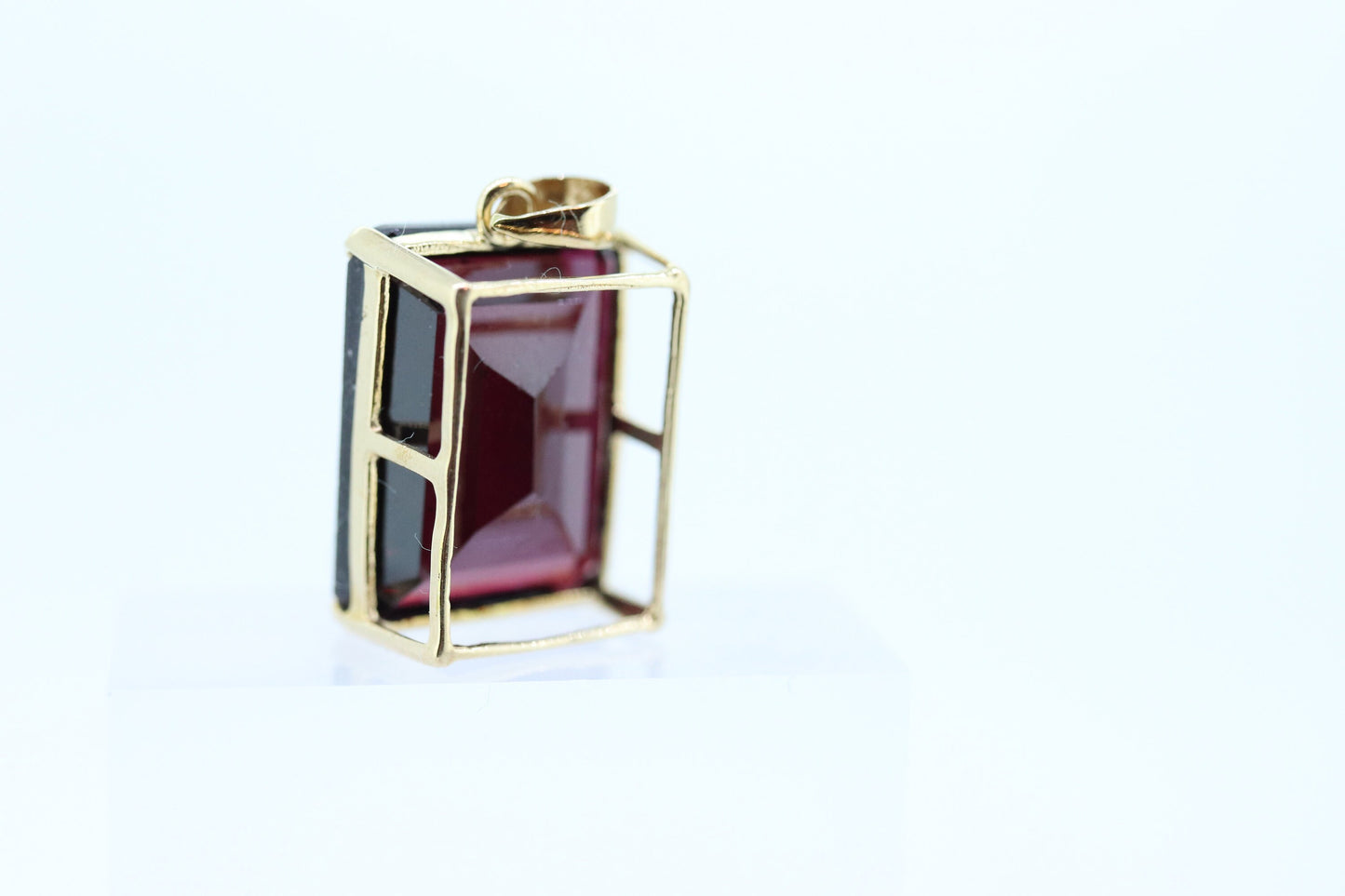 GARNET 14k Gold Pendant. Emerald Rectangle Garnet solitaire Pendant. (st53)