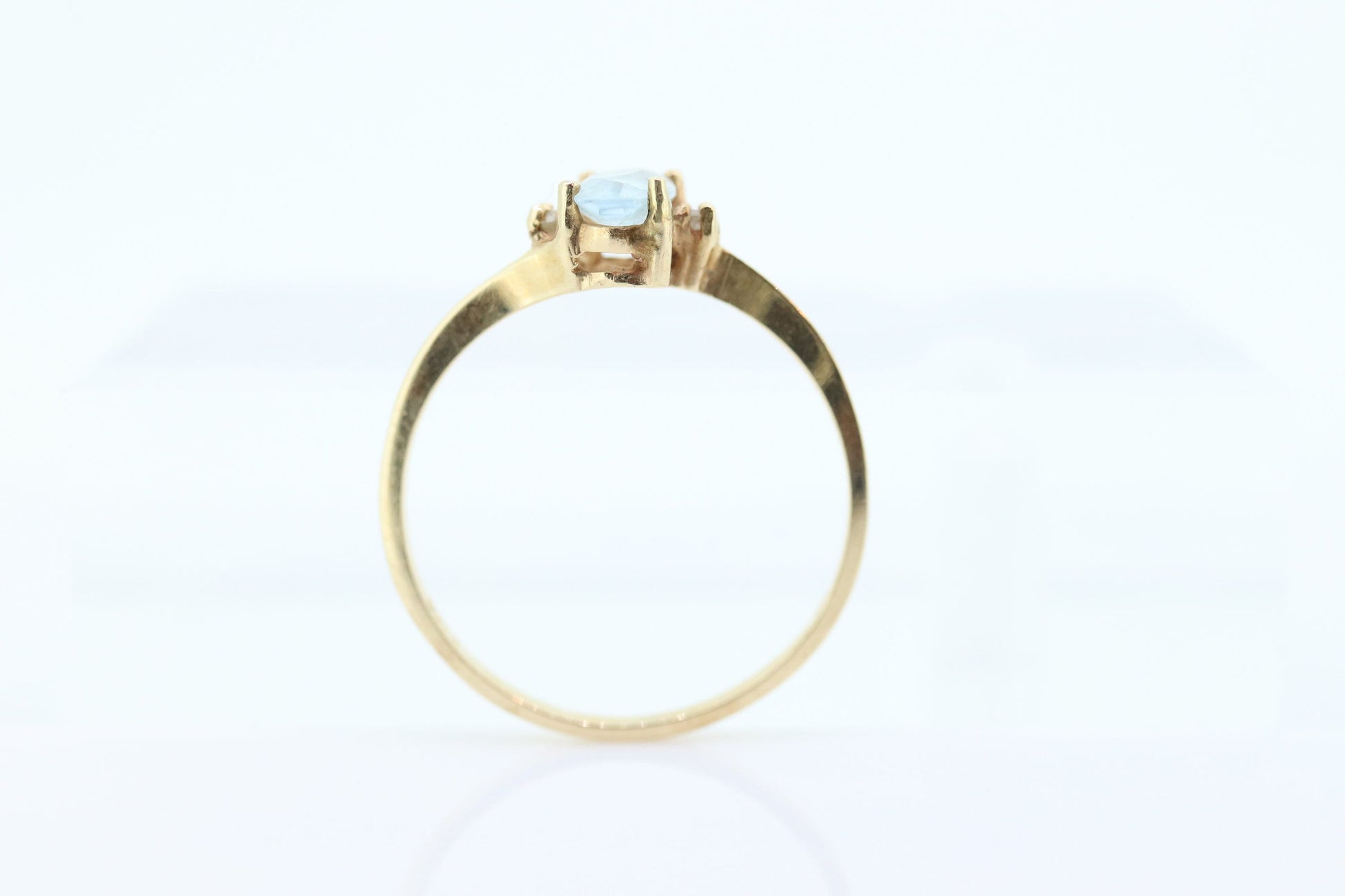 10k Aquamarine ring. Dainty Aquamarine solitaire ring. Aquamarine gem. Light Aquamarine 10k yellow gold st(40)