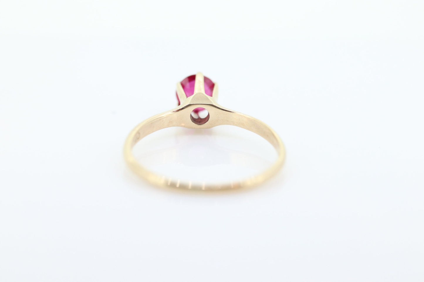 Otsby Barton Ruby Ring. 14k Yellow Gold Claw Design. OB from Art Deco 1920 Era. Ruby Claw ring. st50