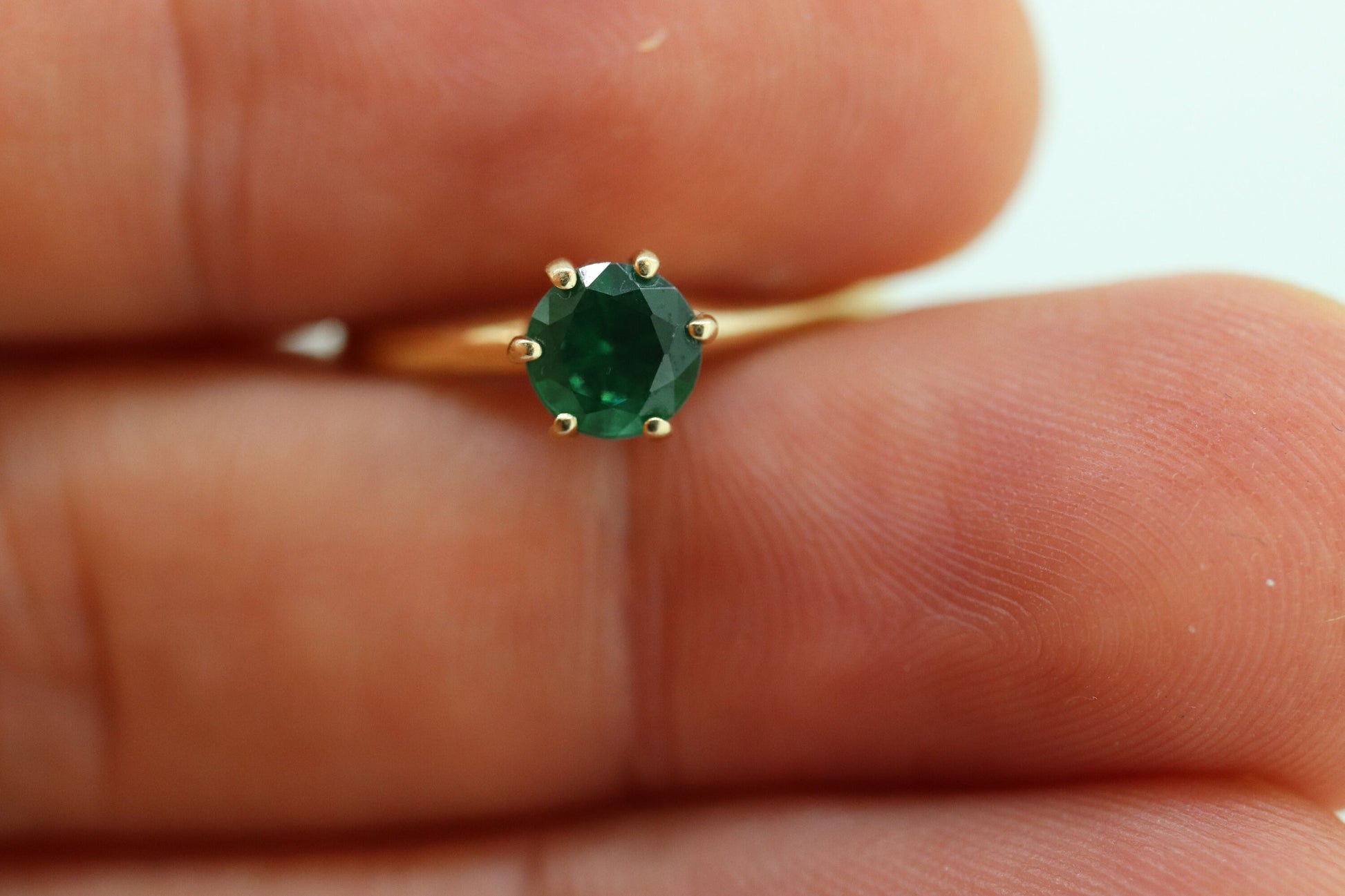 10k Forest Green Spinel ring. Retro Round Cut SPINEL 10k ring. Emerald Green spinel victorian prong ring (44stock)