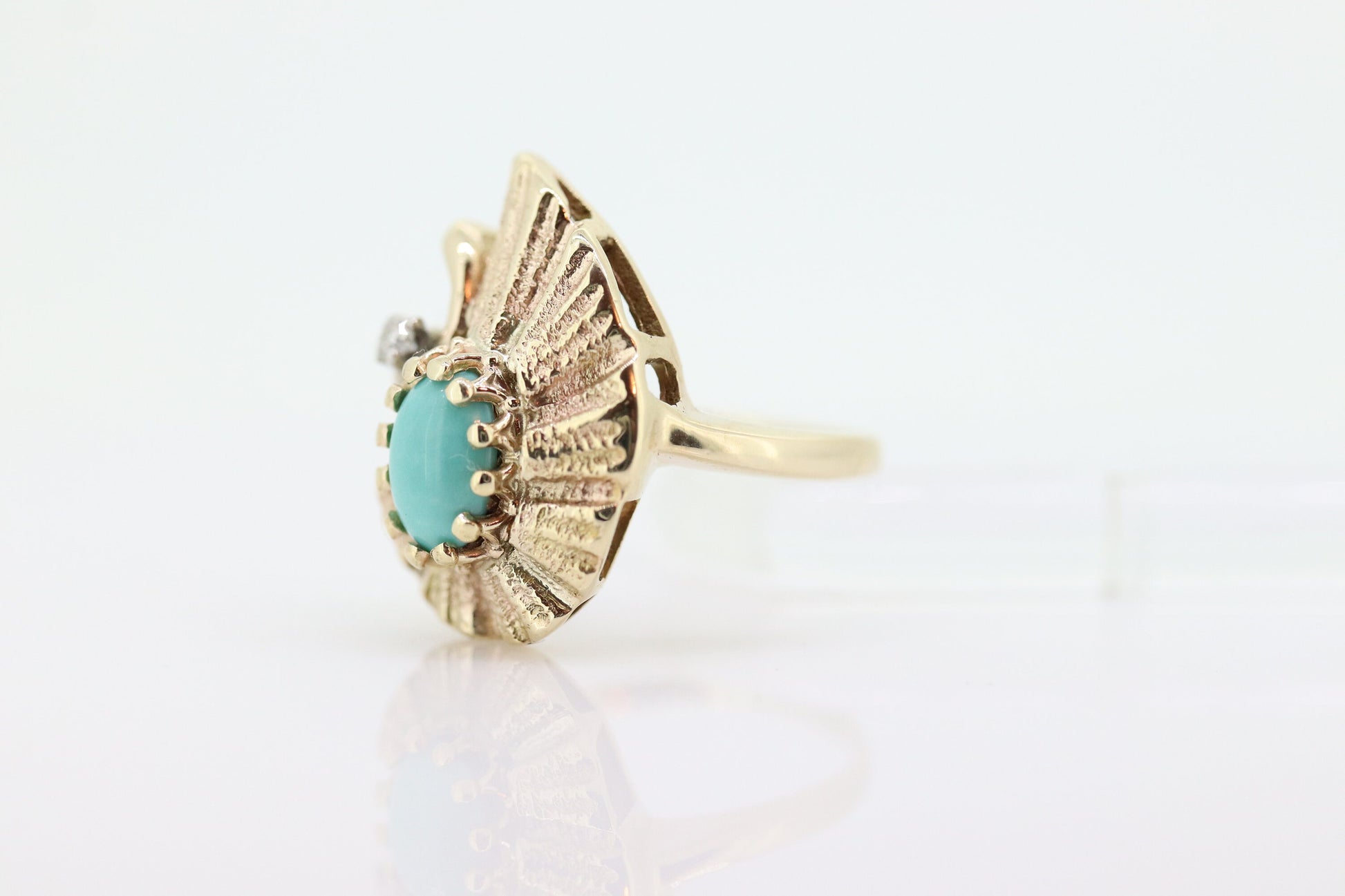 14k Turquoise Cabochon and Diamond Ring. 14k Aquamarine Turquoise Diamond DROP Teardrop Flame Ring (106)
