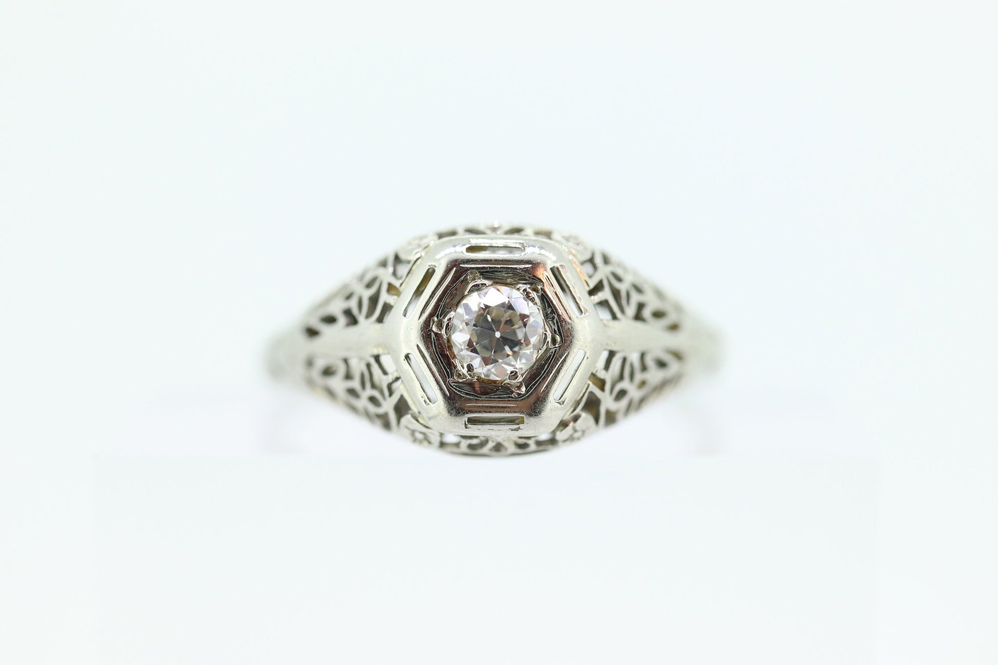 Art Deco Diamond ring. 18k White Gold Filigree Engagement Ring.