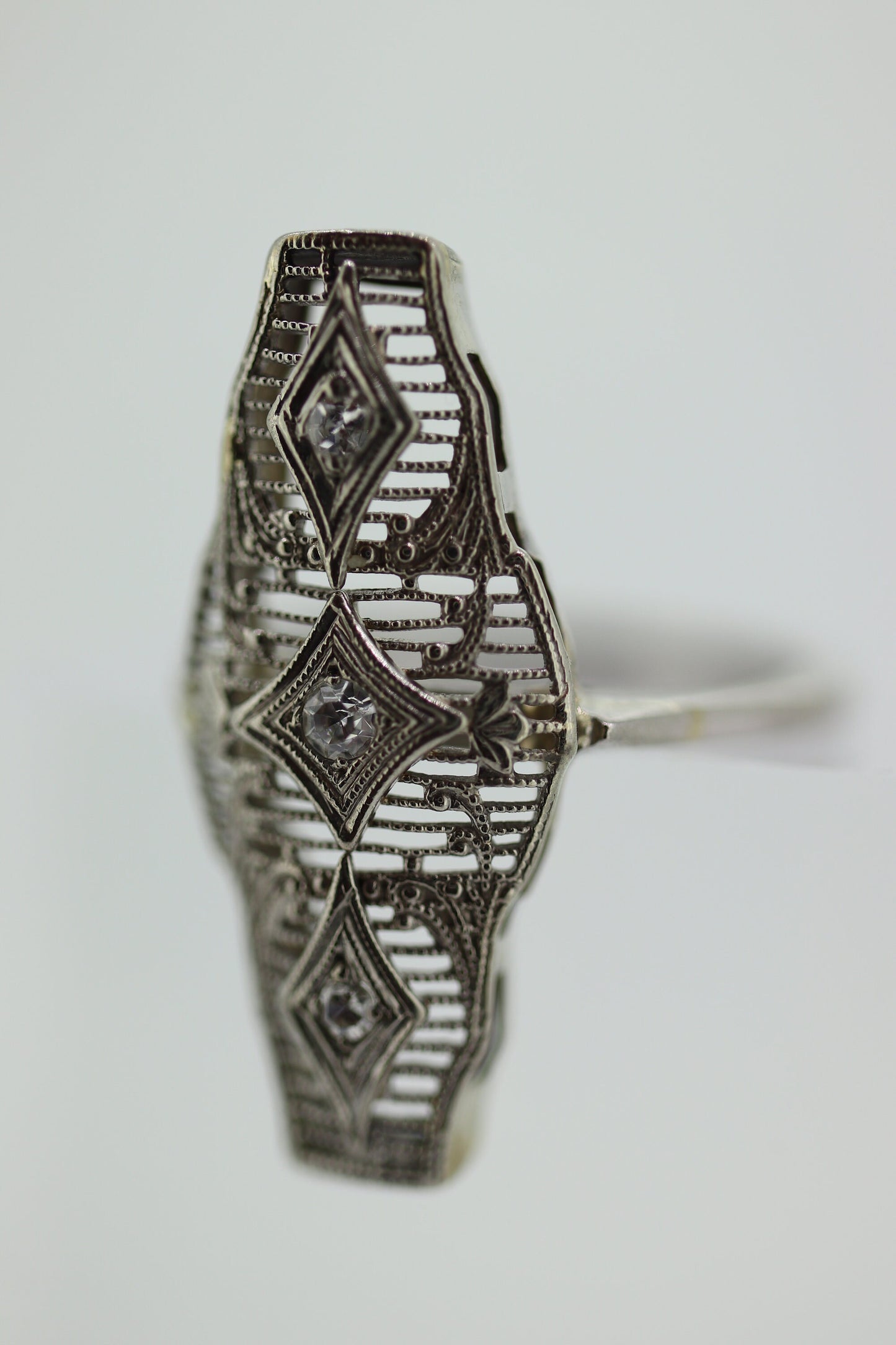 10k Filigree three diamond shield ring. 10k Art Deco trio triple diamond shield ring. st(138)