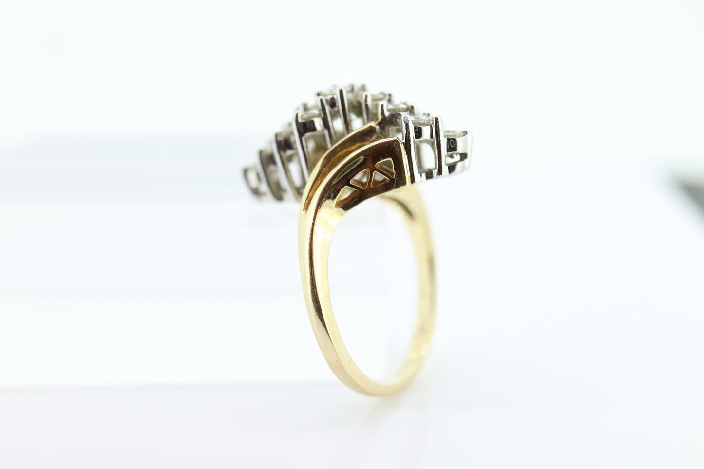 14k Yellow Gold Ring. Round Diamond Cluster Ring. Waterfall diamond. 0.96ctw diamonds st546