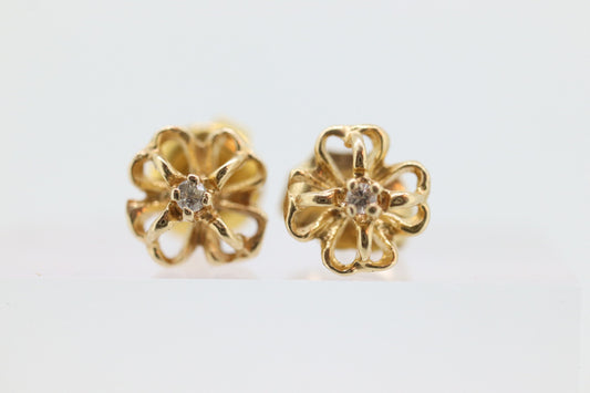 14k Diamond Clover Flower or Star stud earrings. st(45)