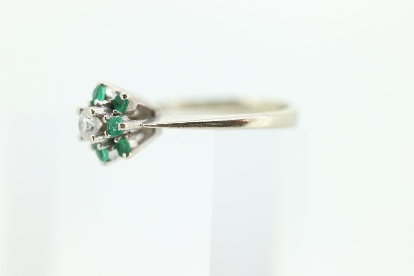 14k Emerald and Diamond Halo White gold ring. Emerald and Diamond Cluster ring. Pinkie sz 2.5 st88