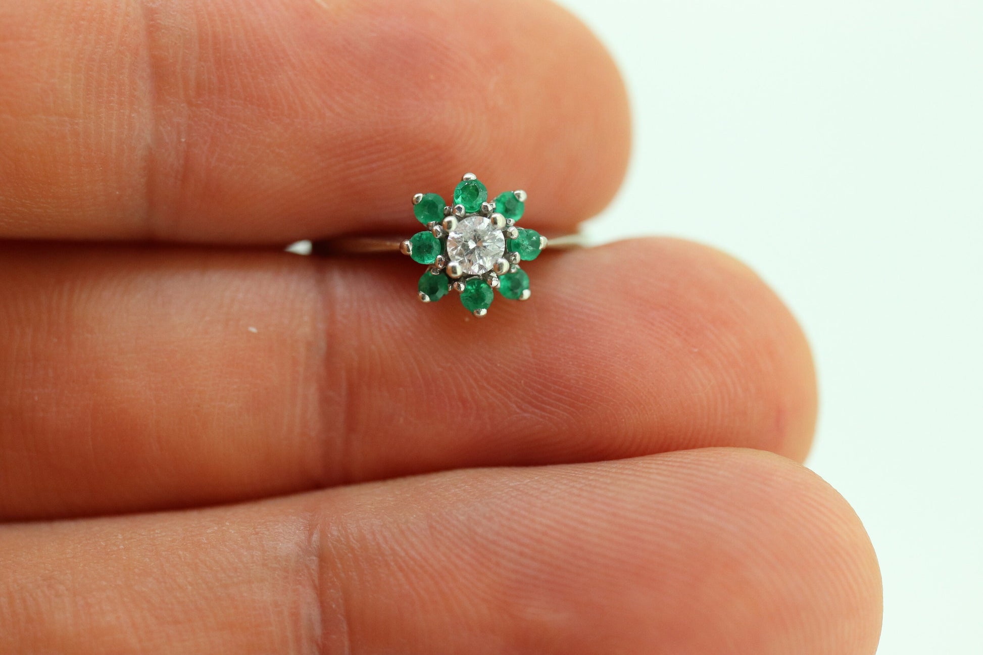 14k Emerald and Diamond Halo White gold ring. Emerald and Diamond Cluster ring. Pinkie sz 2.5 st88