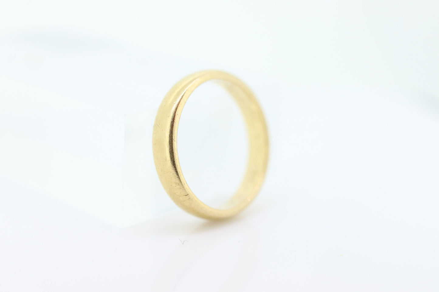 JR Wood 18k Yellow Gold band. Antique Early 1900s 18k Yellow Gold Jr Wood (Art Carved) Wedding Band.