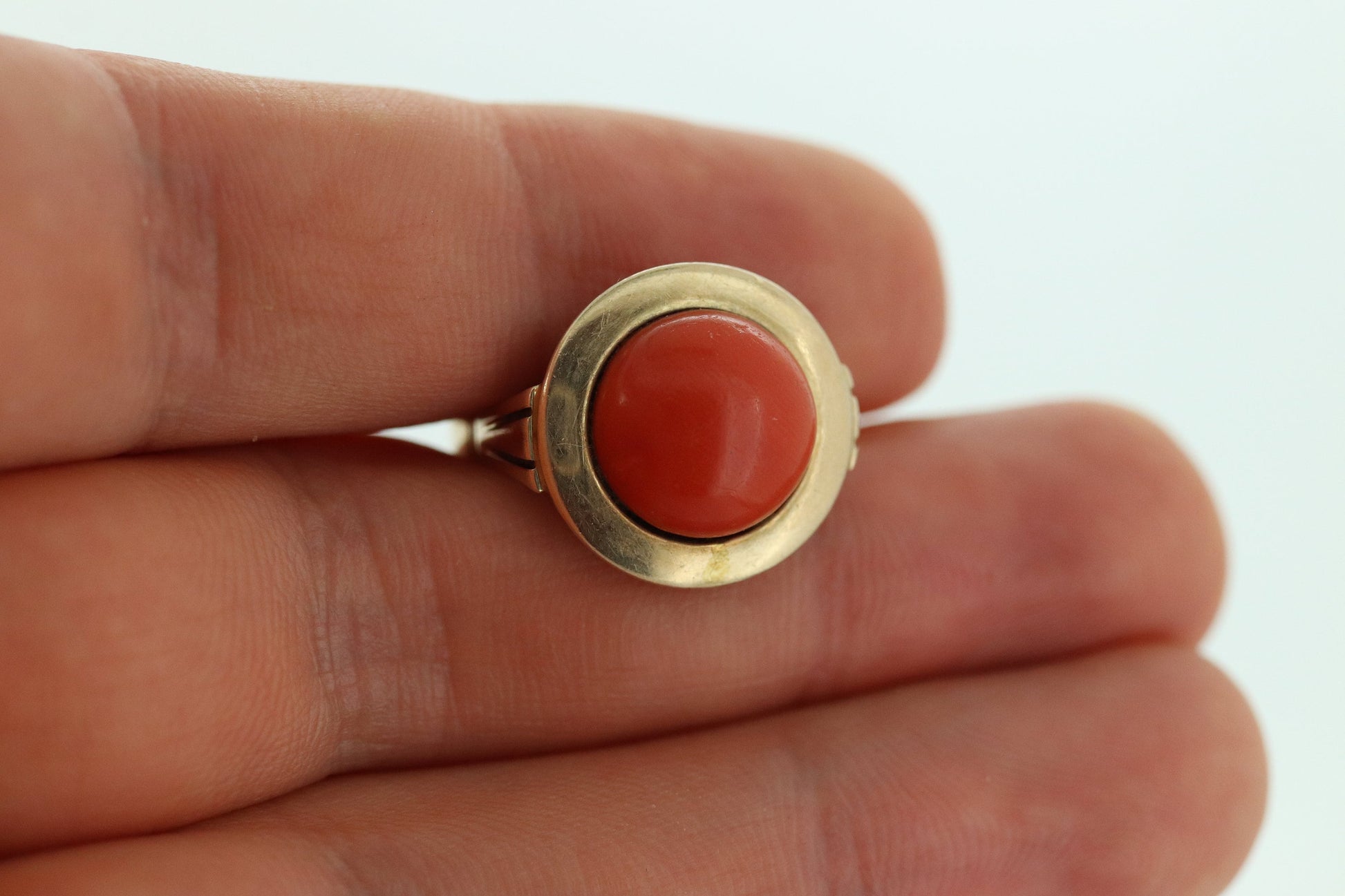 8k Large Round Orange CORAL ring. 8k Bubble Coral Cabochon bezel set Dome statement ring. St(47/15)