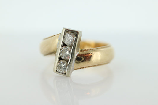 14K Bypass Diamond Ring. Channel Set Diamonds.  Always and Forever Toi et moi band. Yellow Gold ring. Sz7.5 st(138/11)