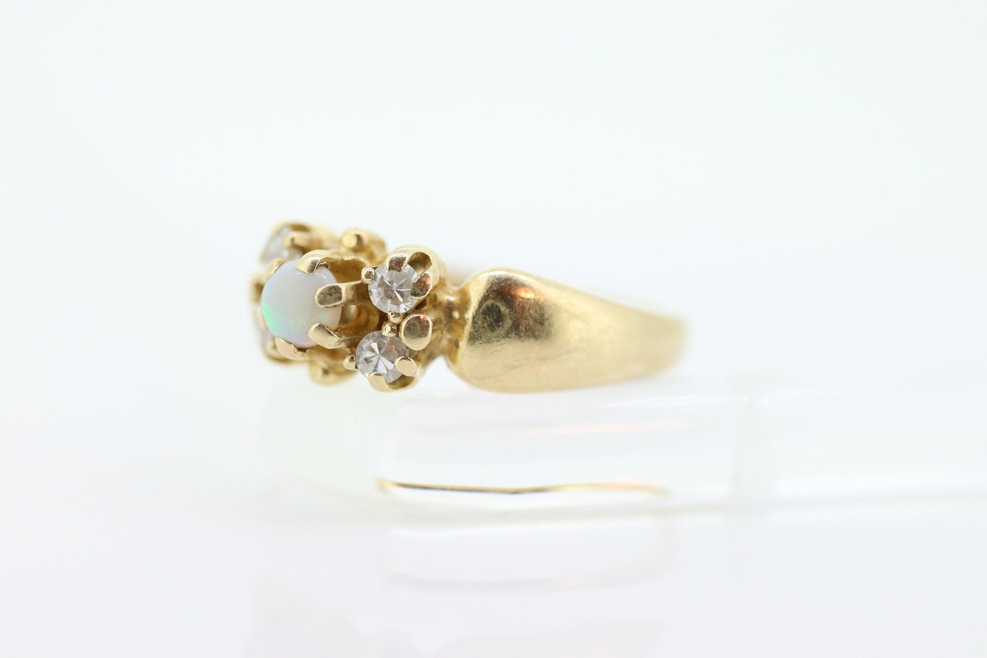 14k Victorian Opal and Diamond ring. 14k Gold Victorian claw opal ring. st(109)