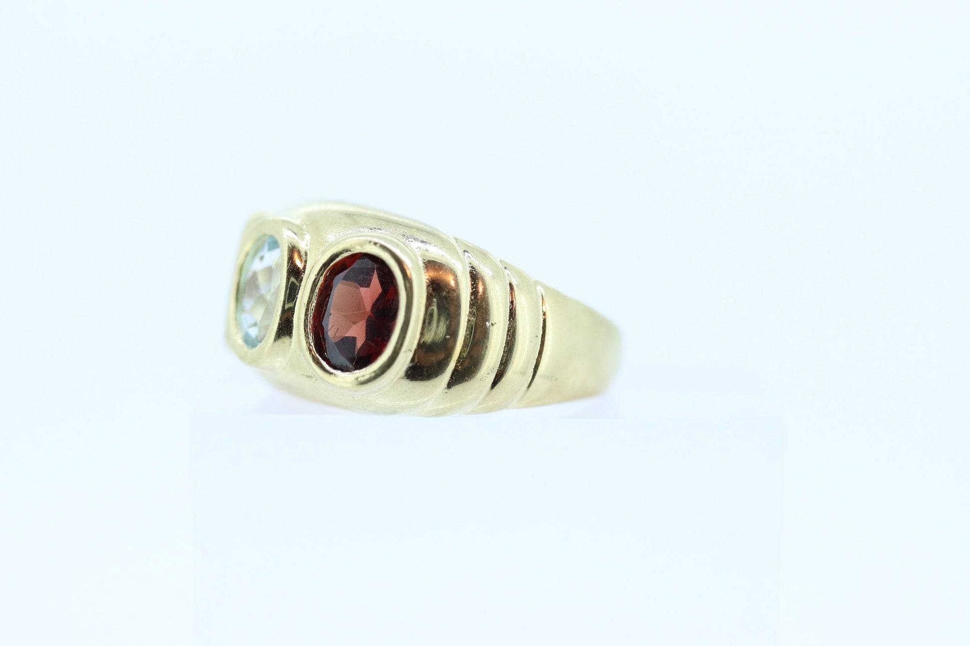 Multi-Color Gem Ring. 14k Yellow Gold ring. Bubble Garnet Citrine Topaz. Bezel set gems. st(99/11)