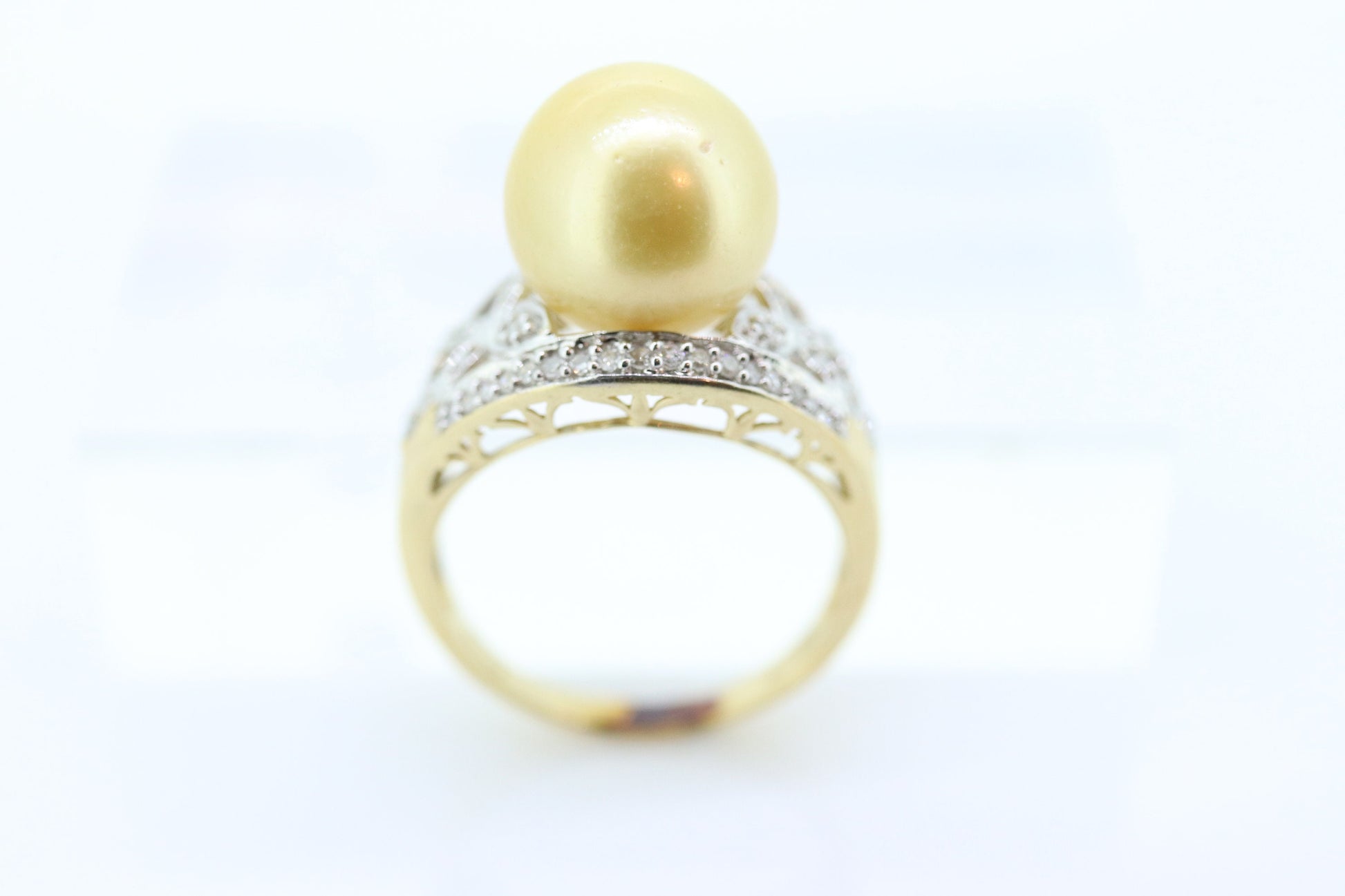 South Sea Pearl ring. 14k Gold South Sear Pearl and diamond ring. Large South Sea pearl solitaire ring. st(275/11)