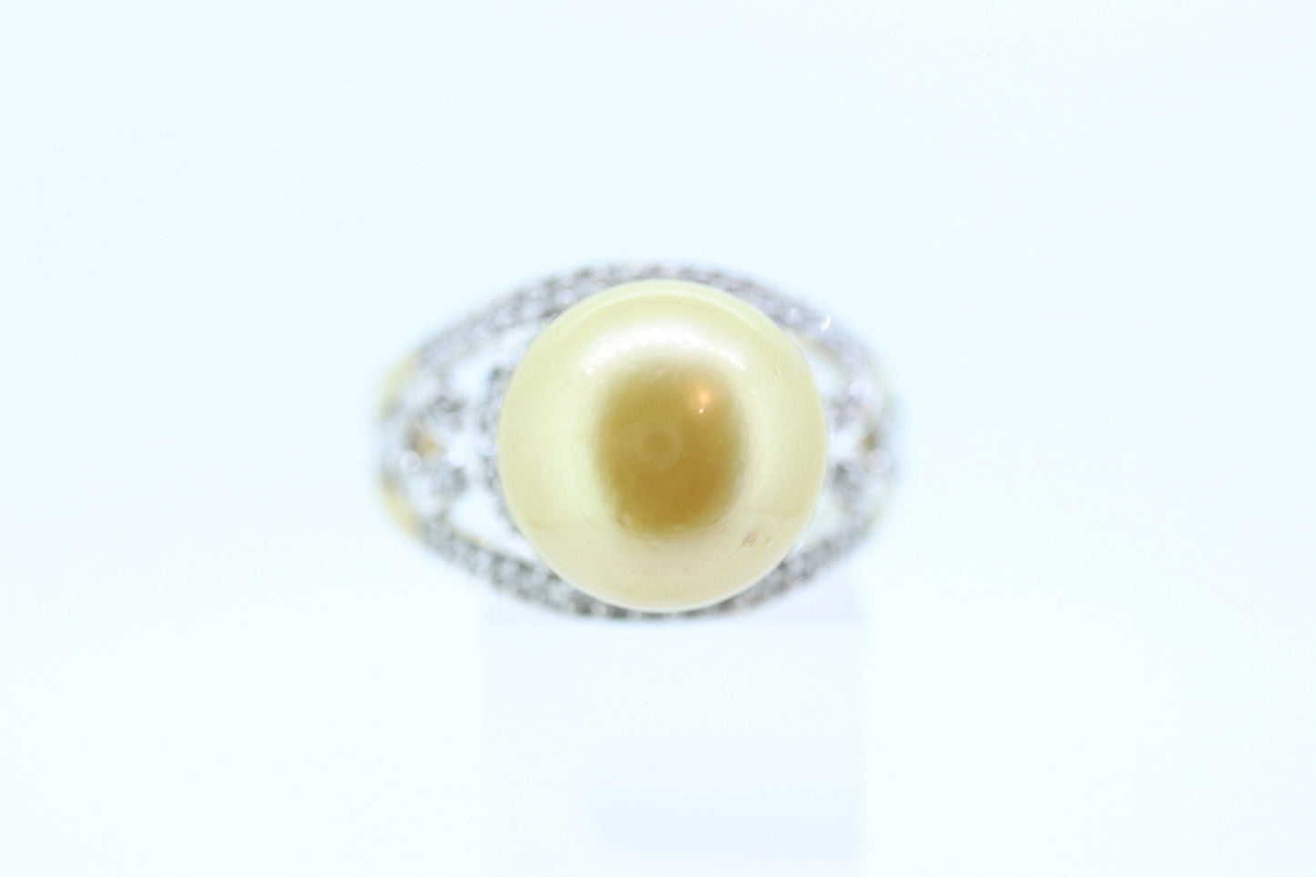 South Sea Pearl ring. 14k Gold South Sear Pearl and diamond ring. Large South Sea pearl solitaire ring. st(275/11)