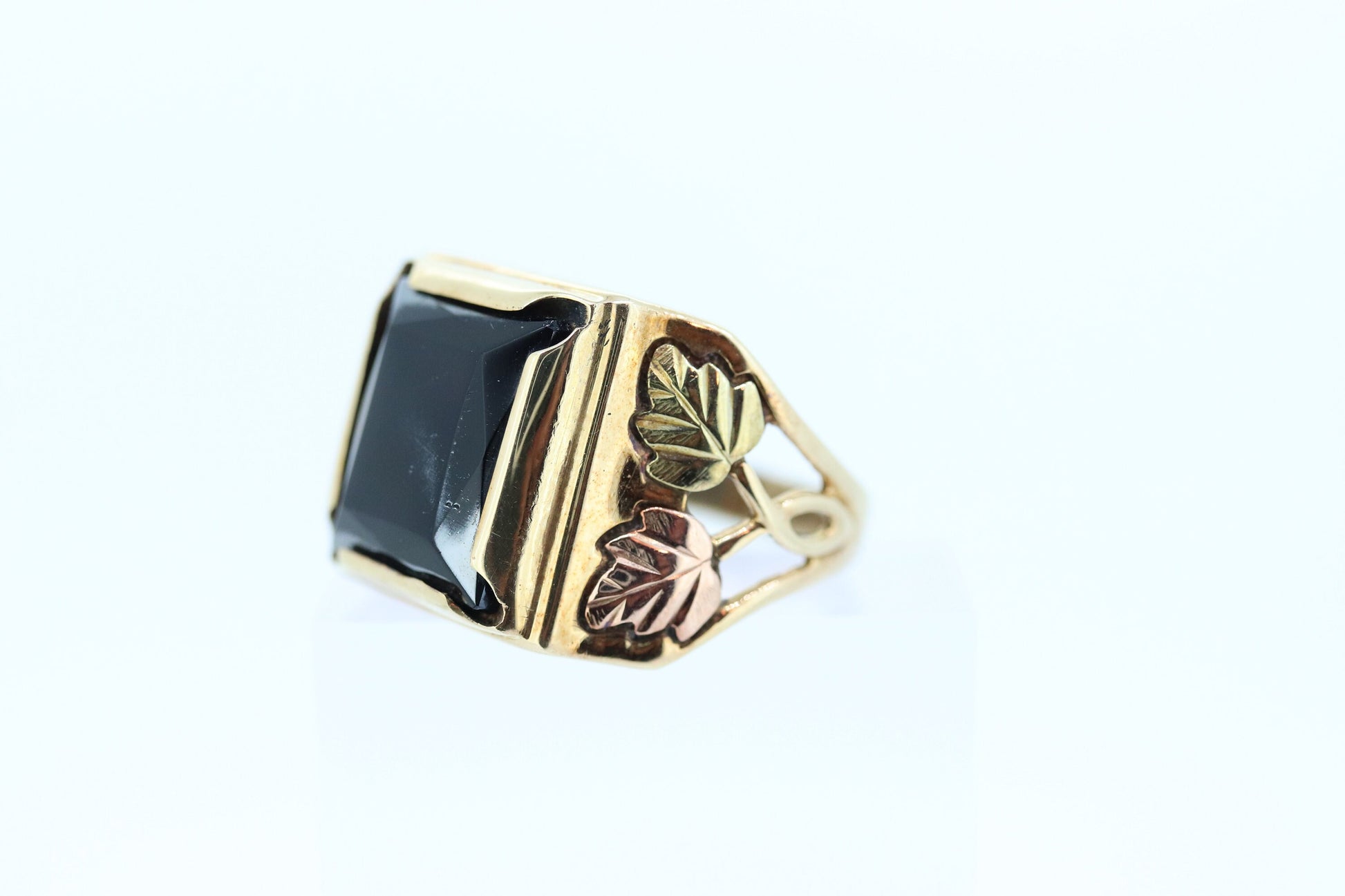 Black Hills Gold Ring. Heavy 10k Hematite Black Hills Gold Mens Statement Ring. sz 10.25 stock(99/11)