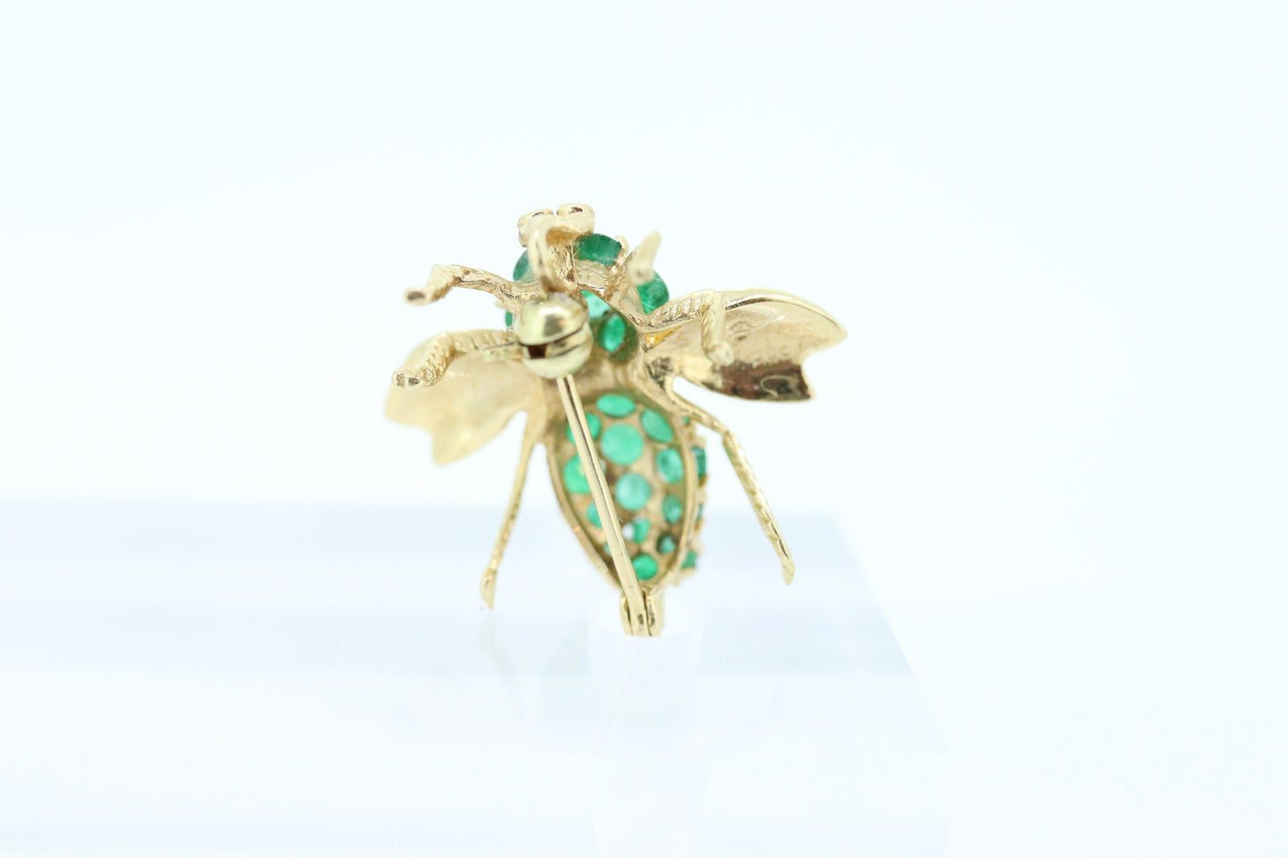 14k Bee Emerald Brooch. Bumble Bee  Honey BEE. BEE brooch. with green Emerald set brooch pin. st(115/11)