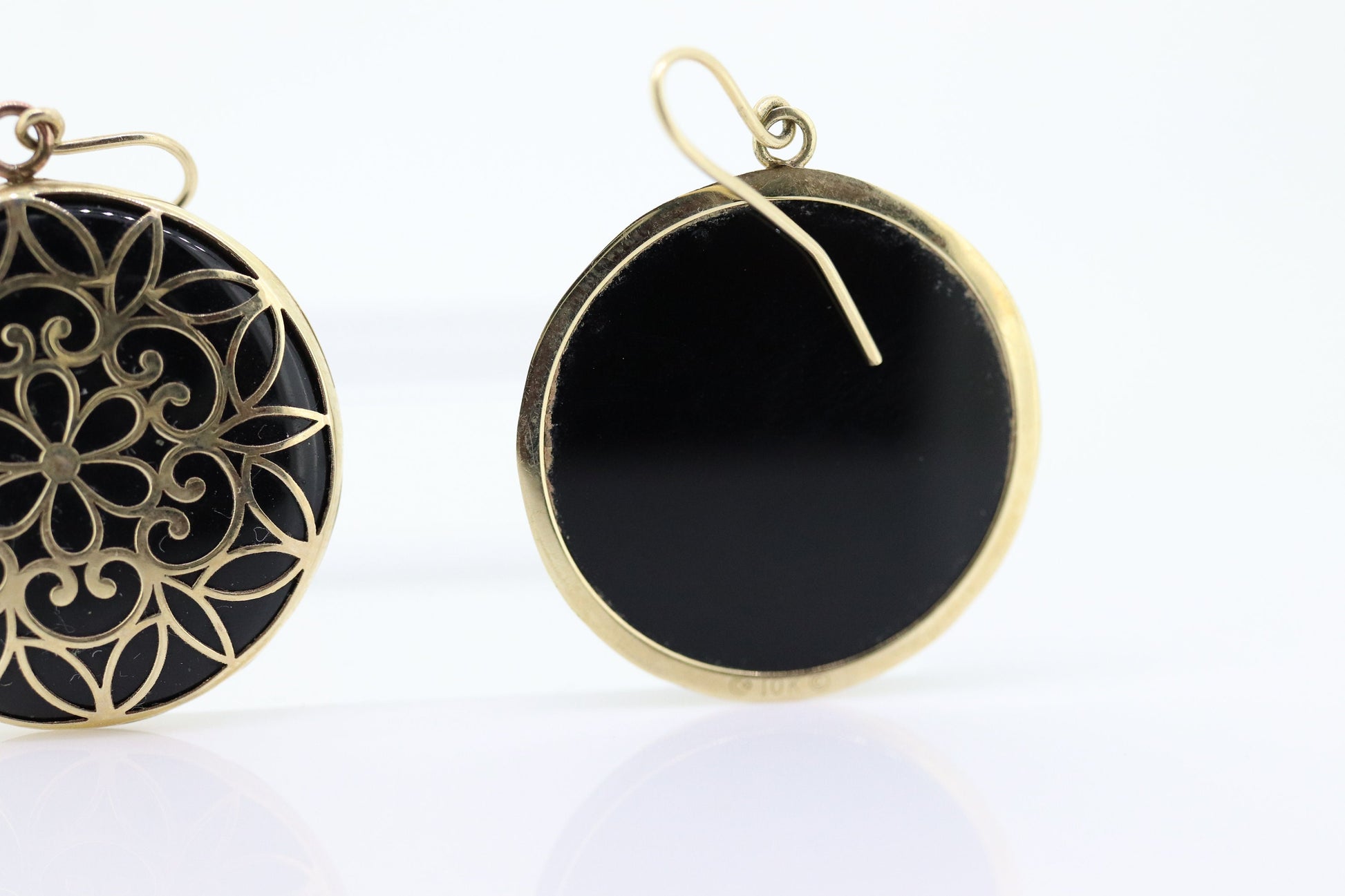 10k Filigree ONYX Medallion Earrings. 10k Gold Onyx Disk Floral Medallion Open earrings. Round Disk Medallion dangle. st(86)