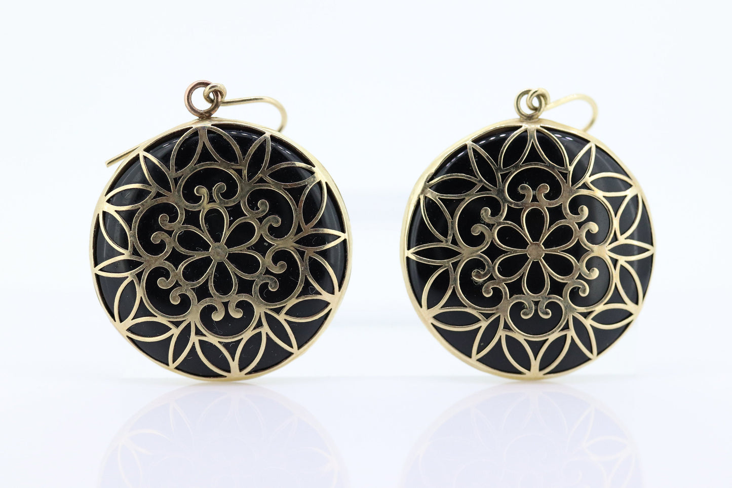 10k Filigree ONYX Medallion Earrings. 10k Gold Onyx Disk Floral Medallion Open earrings. Round Disk Medallion dangle. st(86)