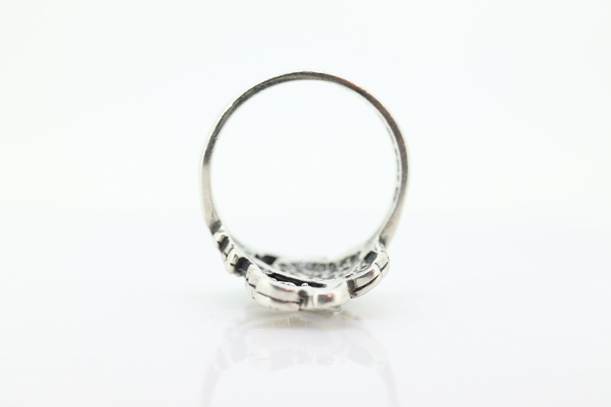 Black Hills Gold ring. 925 Sterling Silver band. Sterling Silver Leaf Vine Black Hills ring. st(17)