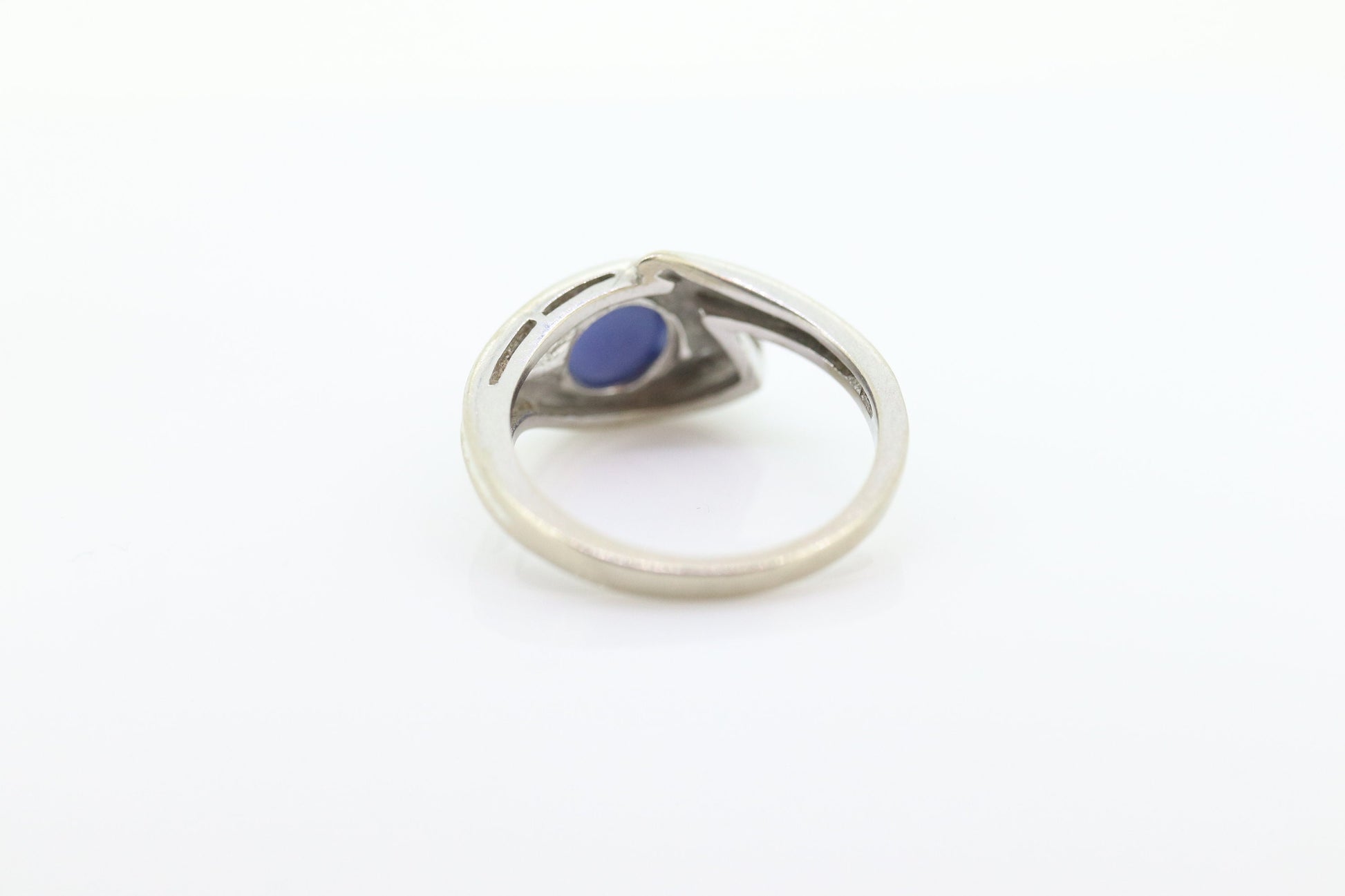 Linde Blue STAR Sapphire Solitaire  ring. 10k White gold sapphire solitaire. Blue Star Sapphire bypass ring. st(97/75
