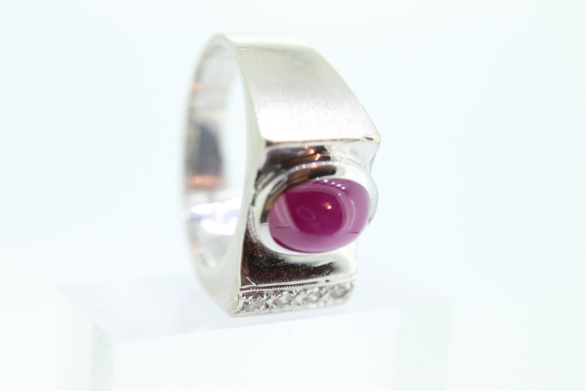 14k Star Ruby diamond ring. 14k White Gold Mens Star Ruby Cabochon signet ring. st(221/37)