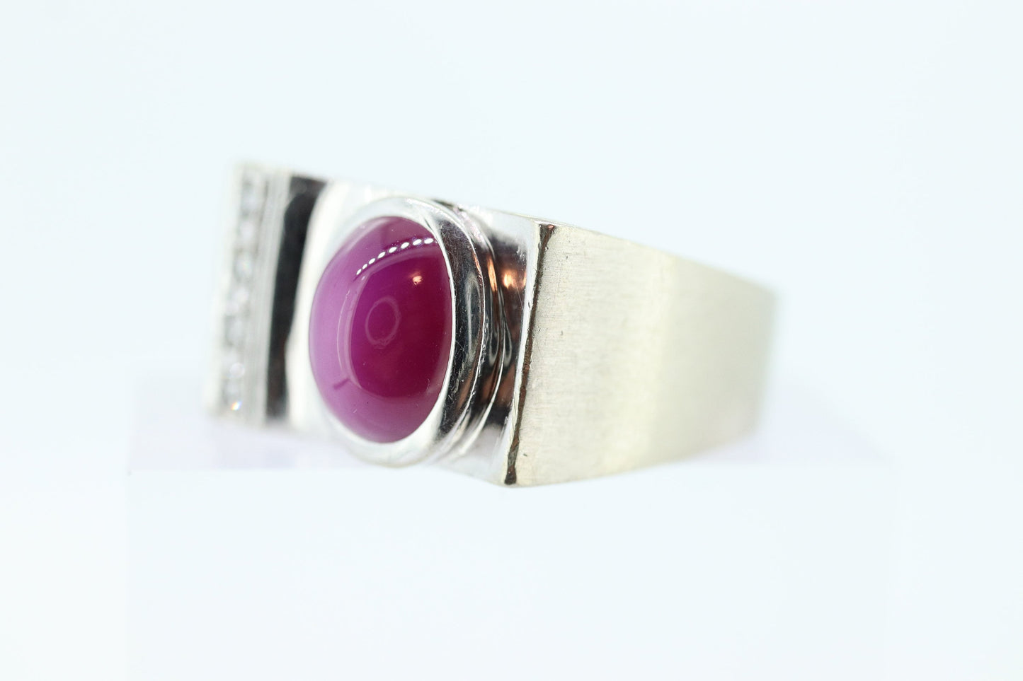 14k Star Ruby diamond ring. 14k White Gold Mens Star Ruby Cabochon signet ring. st(221/37)