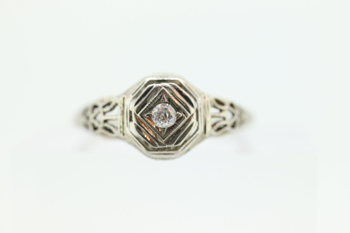 Antique Art Deco Diamond Solitaire Ring. 18k White Gold square set diamond  illusion set. st(105)