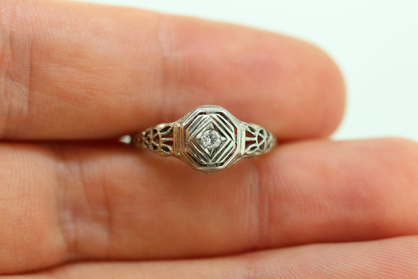 Antique Art Deco Diamond Solitaire Ring. 18k White Gold square set diamond  illusion set. st(105)