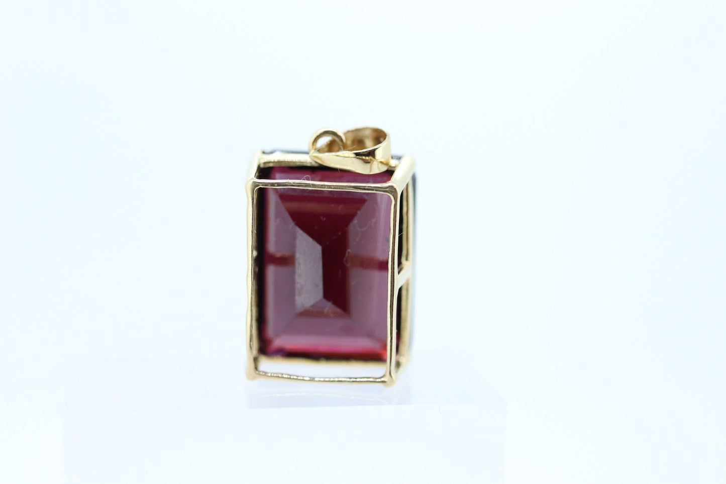 GARNET 14k Gold Pendant. Emerald Rectangle Garnet solitaire Pendant. (st53)