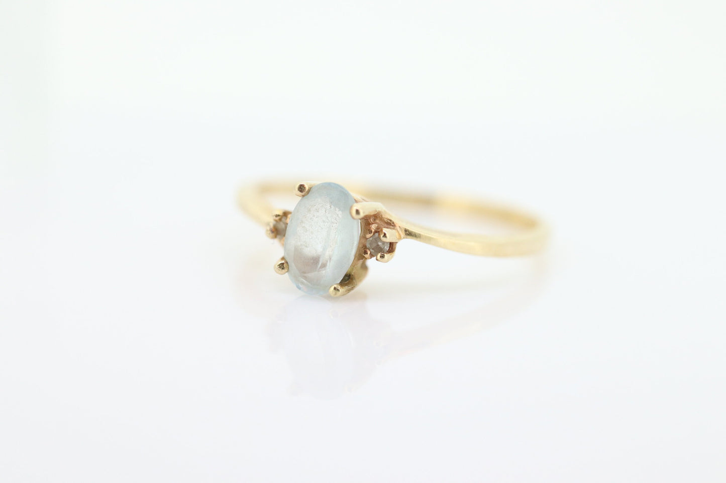 10k Aquamarine ring. Dainty Aquamarine solitaire ring. Aquamarine gem. Light Aquamarine 10k yellow gold st(40)