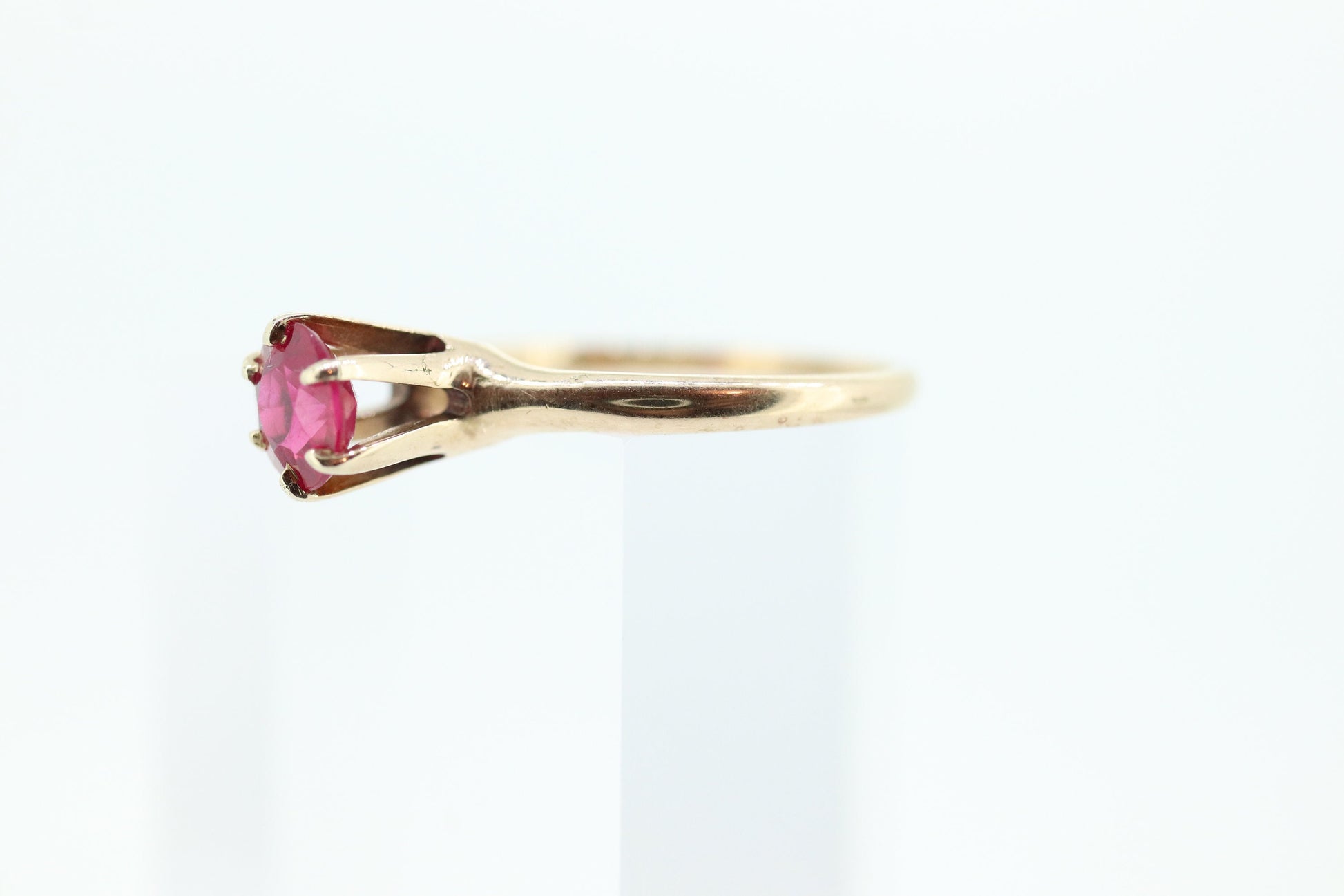 Otsby Barton Ruby Ring. 14k Yellow Gold Claw Design. OB from Art Deco 1920 Era. Ruby Claw ring. st50