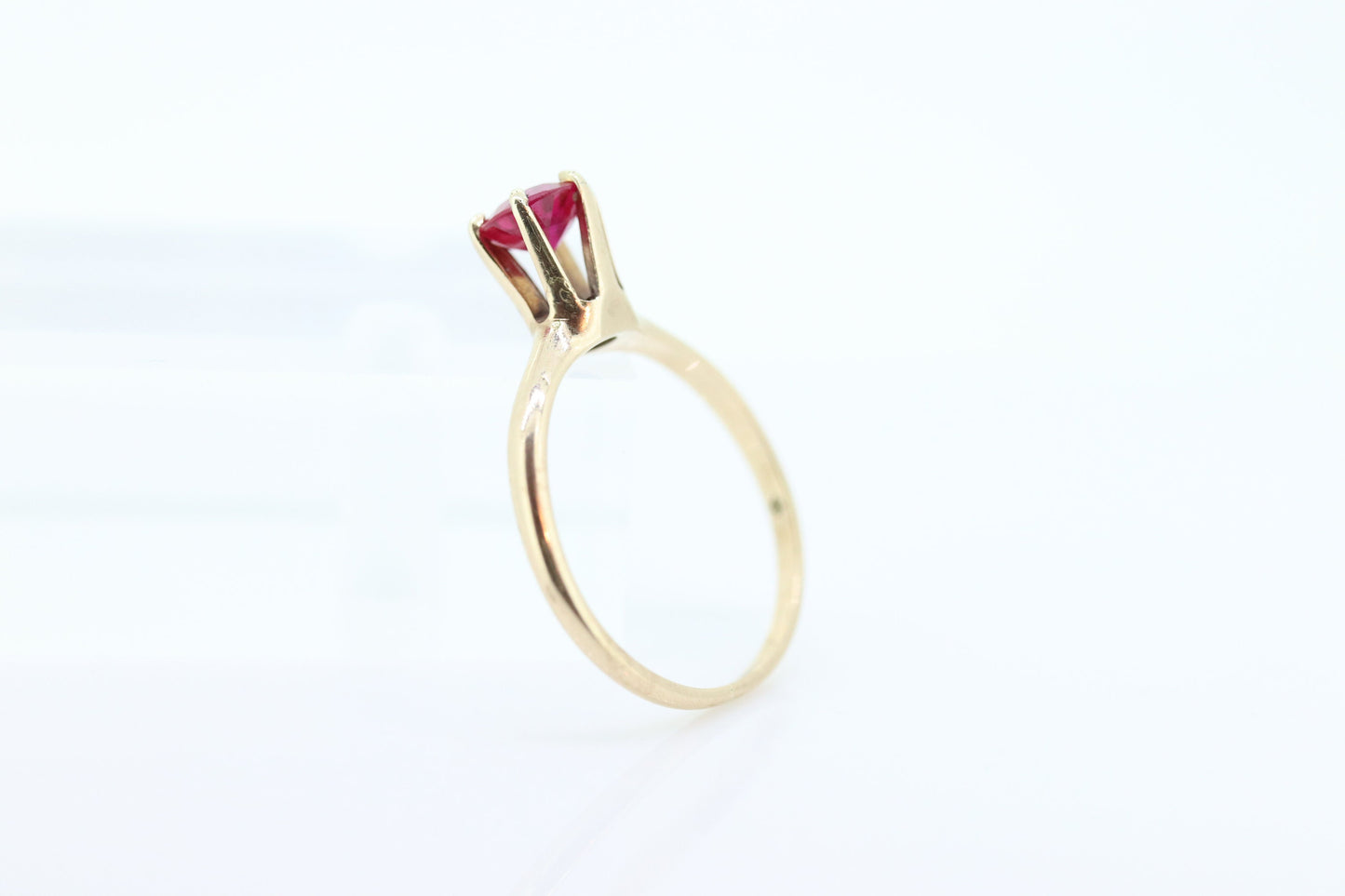 Otsby Barton Ruby Ring. 14k Yellow Gold Claw Design. OB from Art Deco 1920 Era. Ruby Claw ring. st50