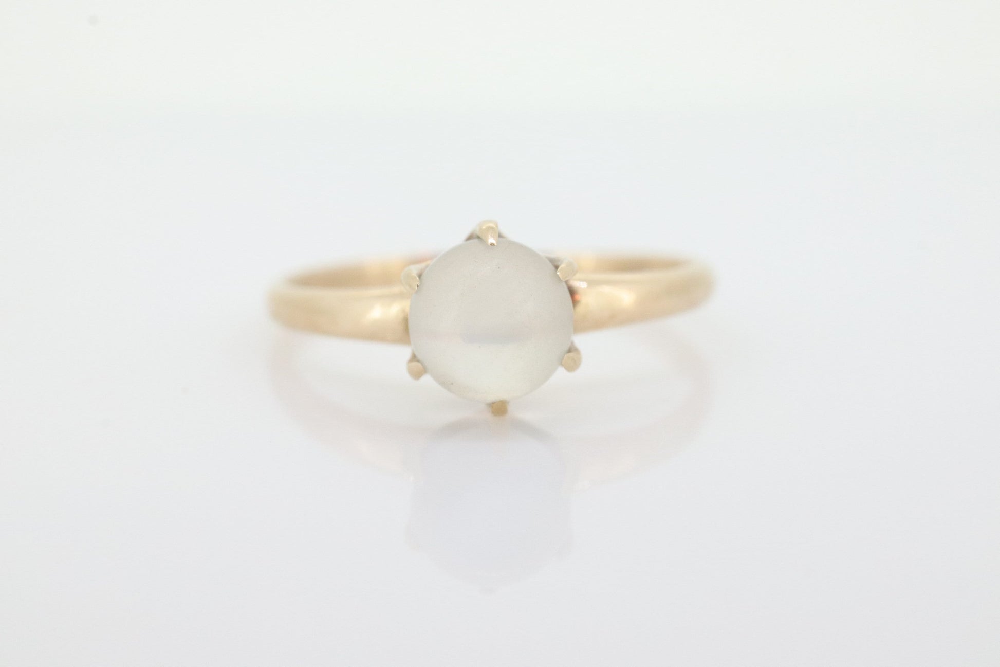 10k Victorian MOONSTONE Claw set ring. Sphere Moonstone ring. Victorian Claw Moonstone Sphere Cabochon. st(150)