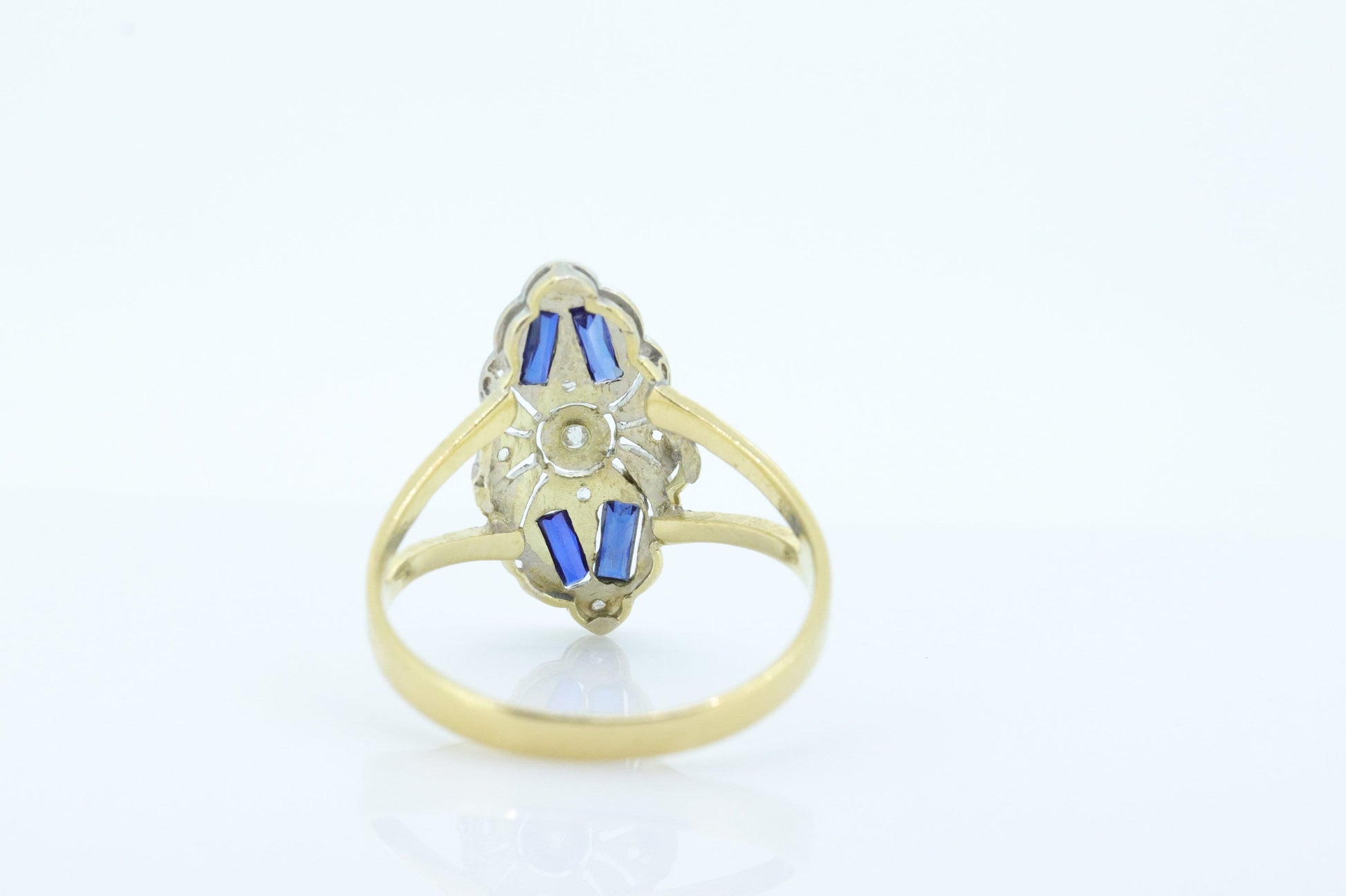 Shield Diamond Sapphire ring. 18k diamond and sapphire shield ring. 18k Art Deco  diamond filigree signet ring. st(140)