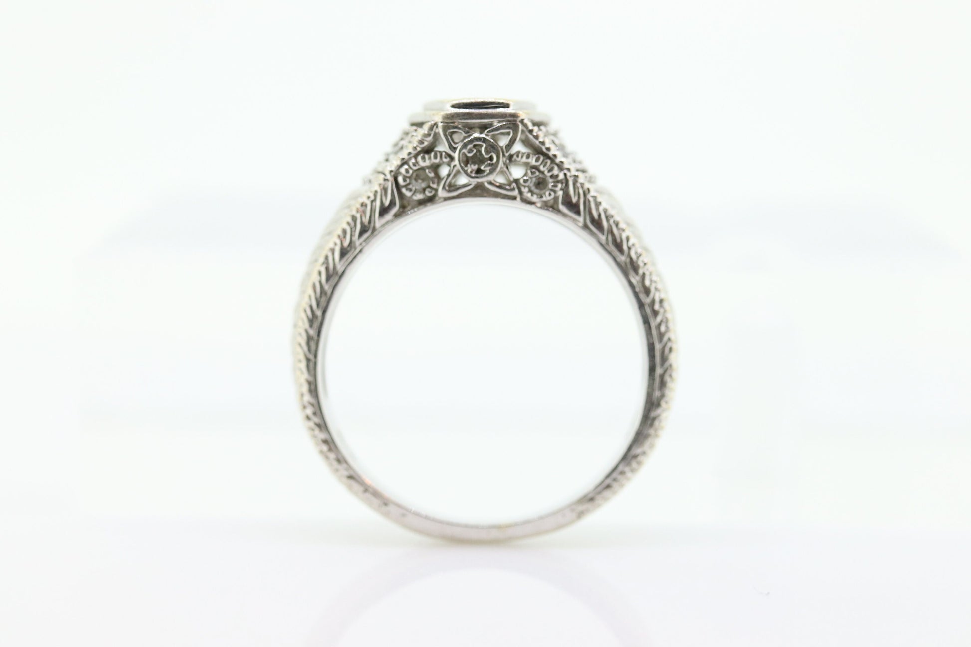 Art Deco Diamond ring. 14k white gold with engravings. Made by Royal Jewelry RJM