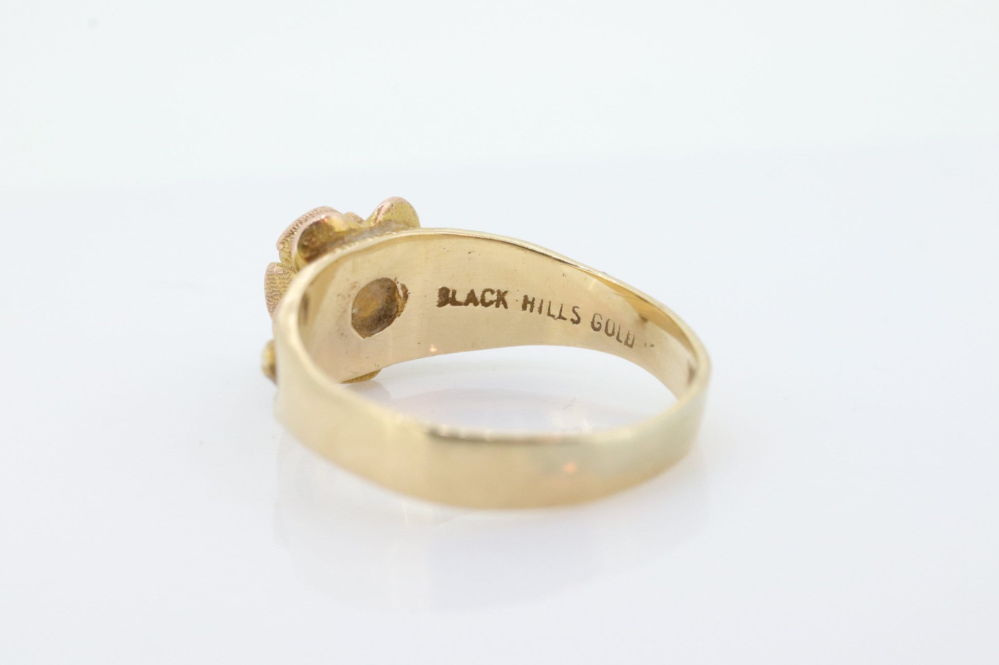 Black Hills Gold Ring. Antique Diamond Ring. 10k Rose Pedals diamond set Gold. Black Hills Gold Design with a Diamond. st(83)