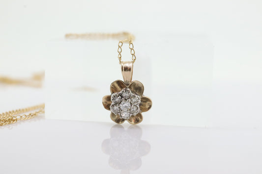14k Diamond DAISY Pendant. 14k Diamond Daisy Buttercup flower pendant and necklace. st(110)