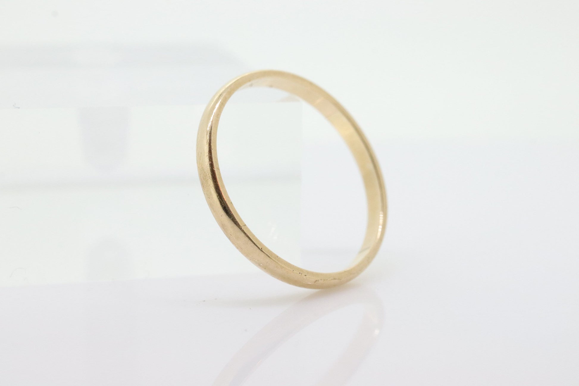 14k Yellow Gold Band. 14k Gold Wedding Band 2mm wide Size 6.5 st(55)