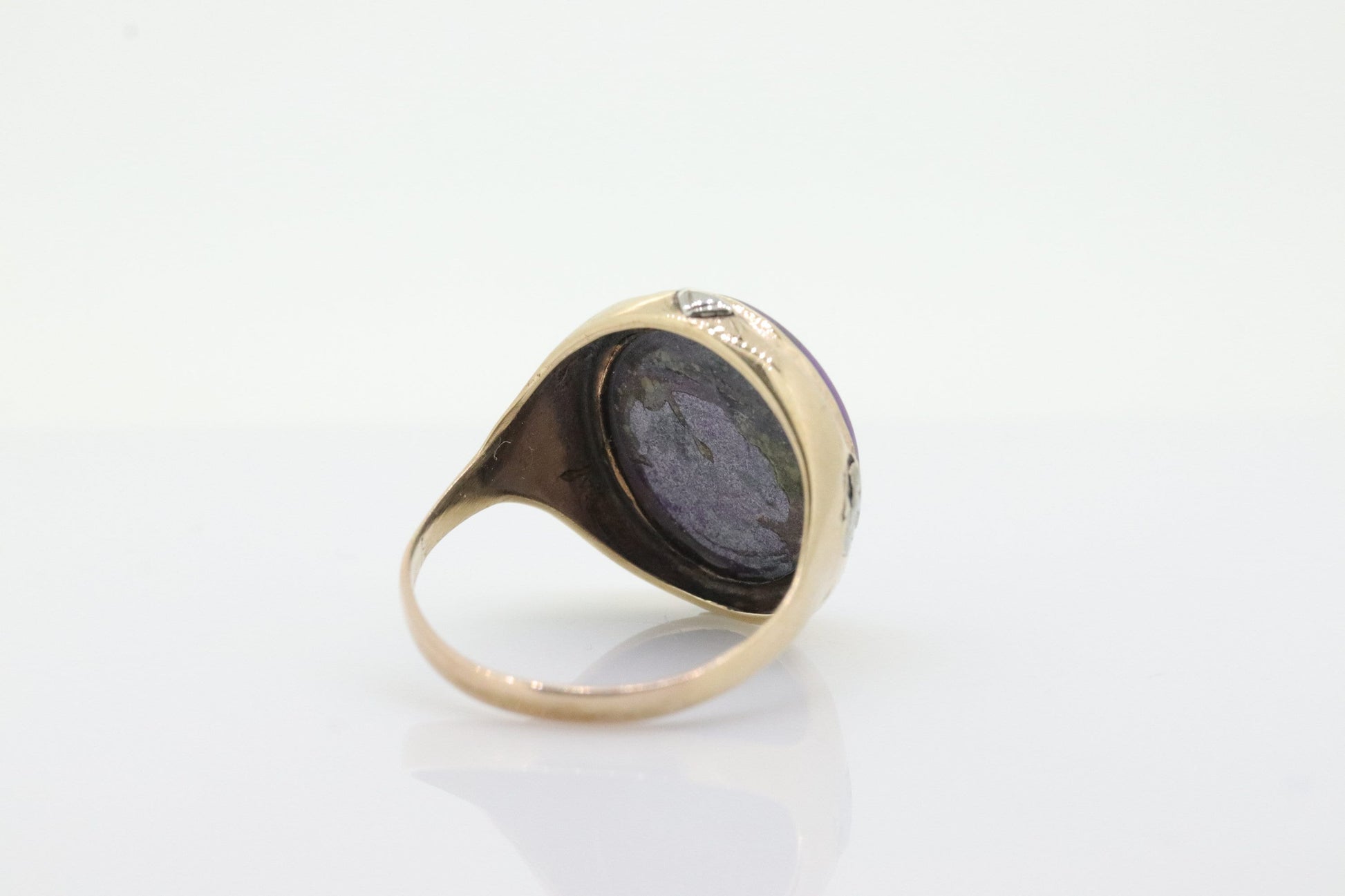 10k SUGILITE Purple bezel ring. Antique 10k Oval Purple Sugilite bezel set in a cup shank. Pinky Pinkie ring st(68)